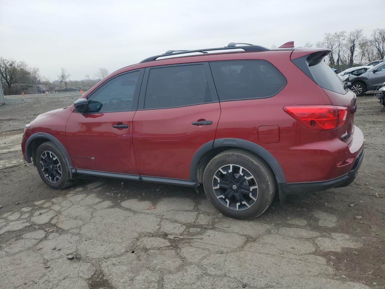 2020 Nissan Pathfinder sl