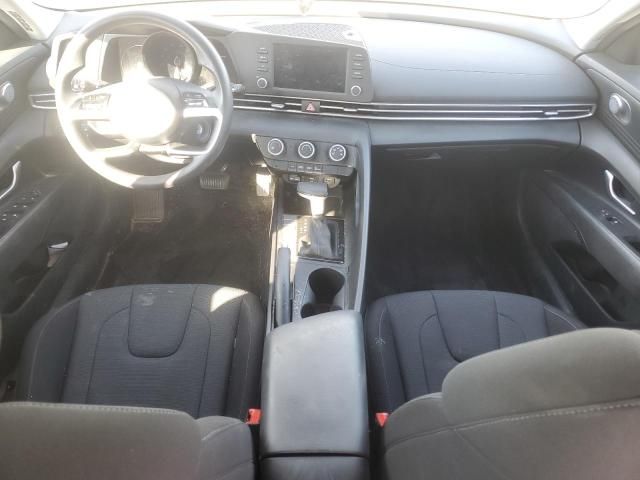 2023 Hyundai Elantra se