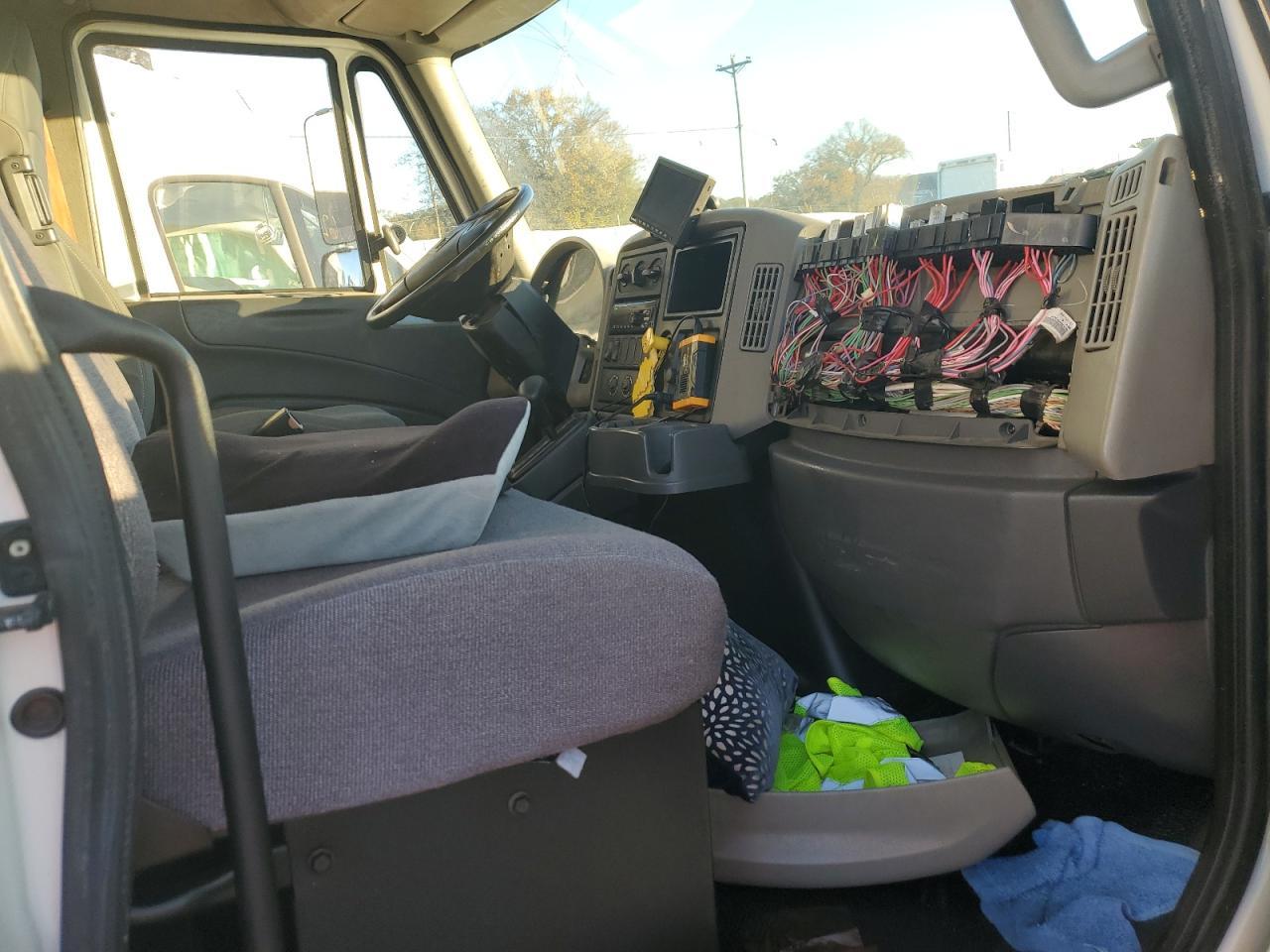 2016 International MA025 BOX Truck