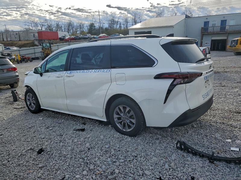 2023 Toyota Sienna le