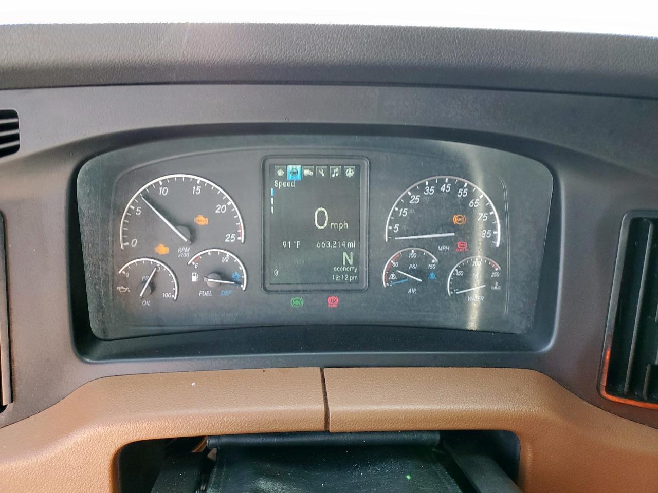 2022 Freigliner 2022 Freightliner Cascadia 126 Semi Truck