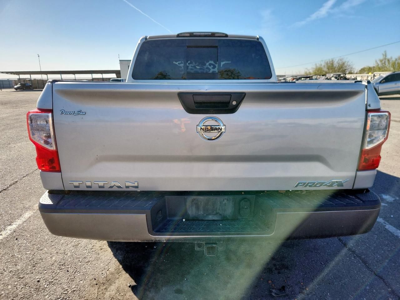 2017 Nissan Titan sv