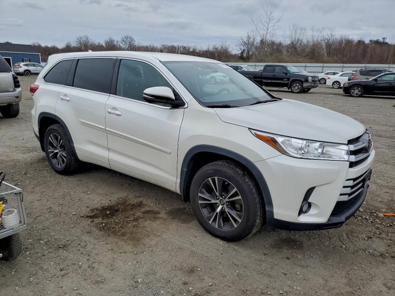 2018 Toyota Highlander le