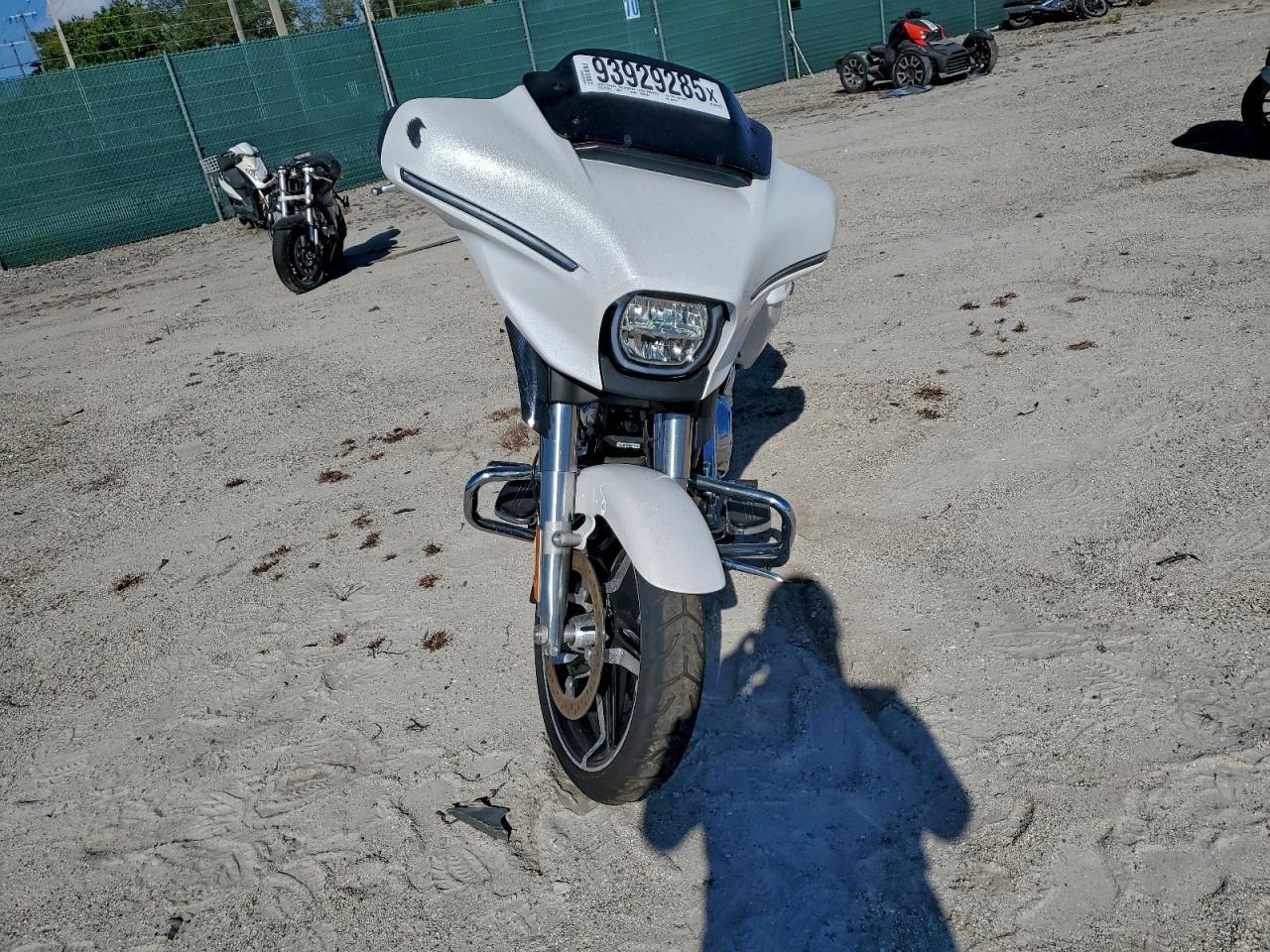 2024 Harley-Davidson Flhx