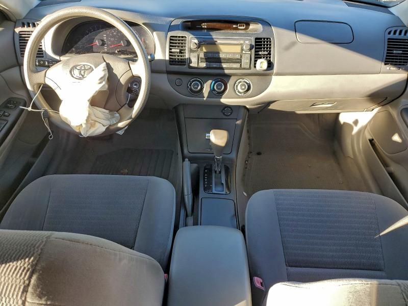 2005 Toyota Camry le