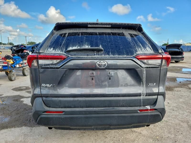 2022 Toyota Rav4 xle