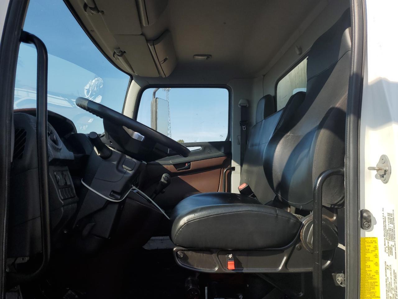 2021 Hino BOX Truck