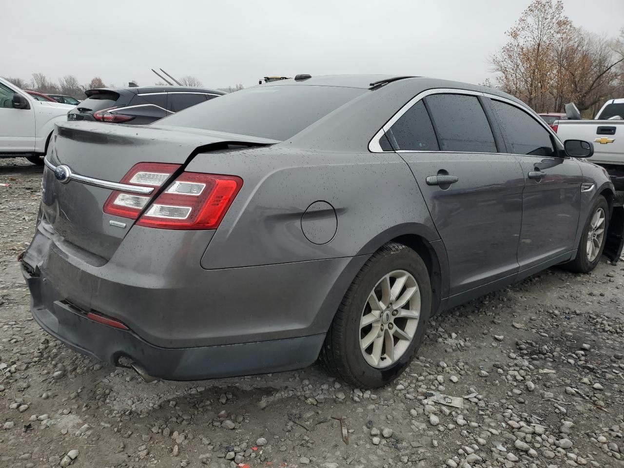 2013 Ford Taurus se