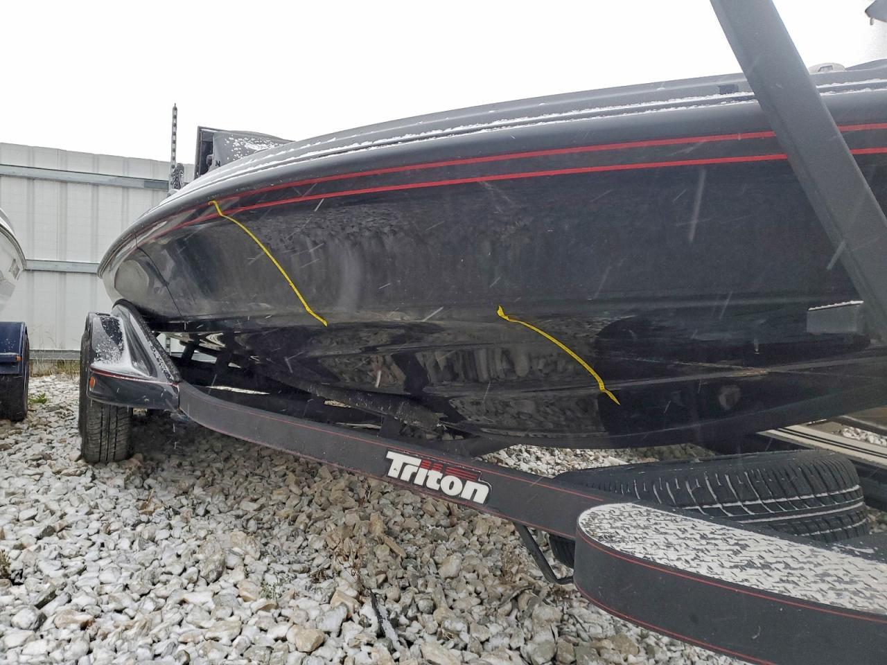 2024 Triton 21 Bass-boat