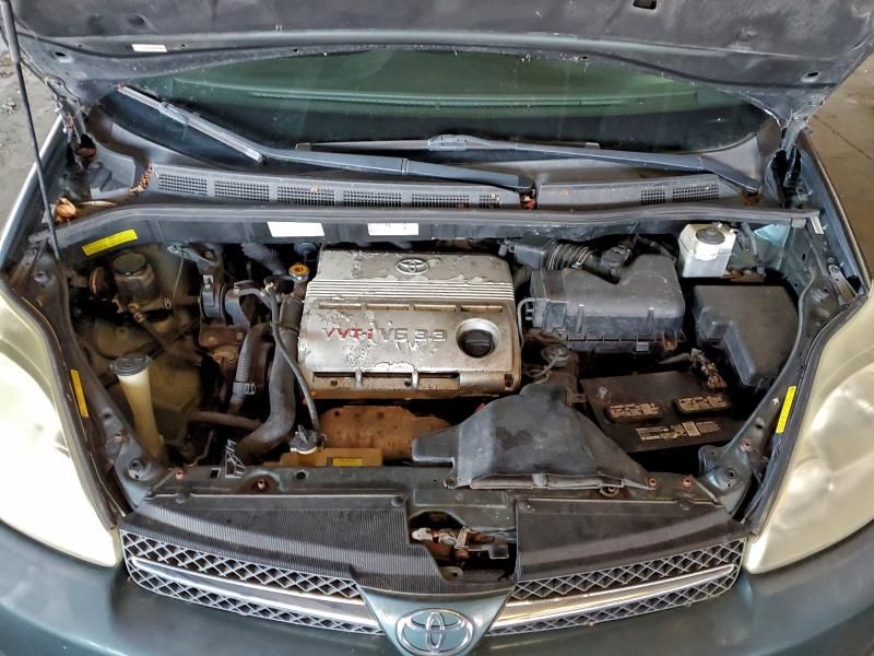 2004 Toyota Sienna