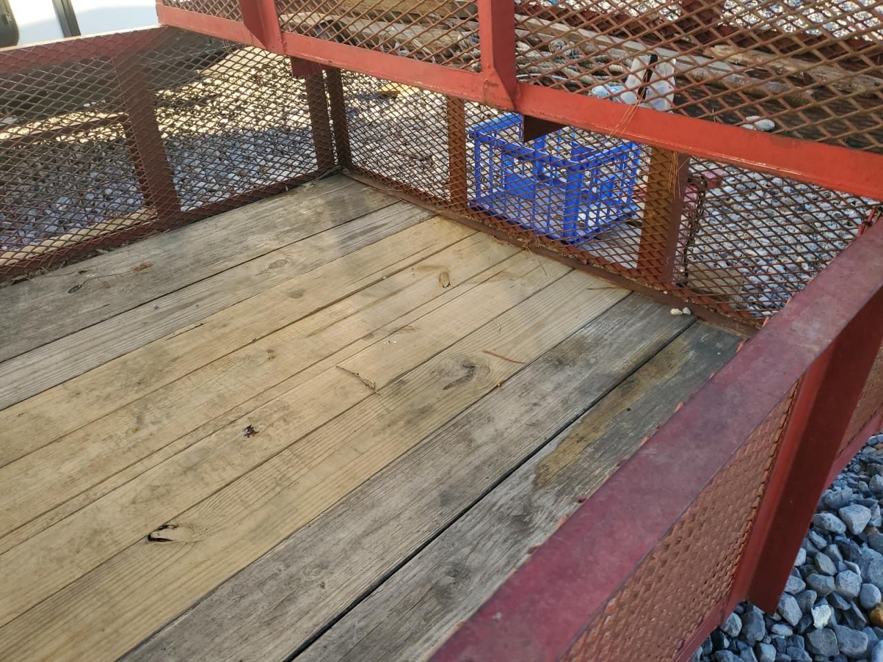 2001 Custom Hauler Mesh Walled Utility