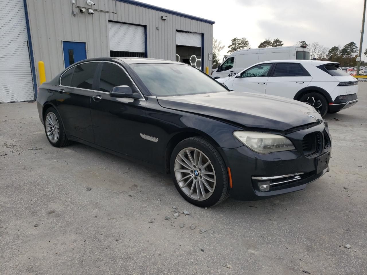 2013 BMW 750 xi