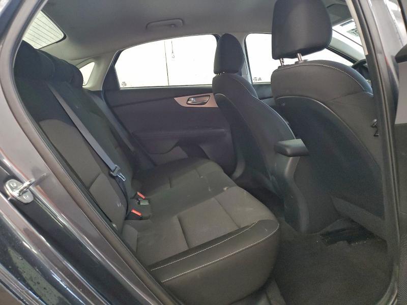 2023 KIA Forte lx