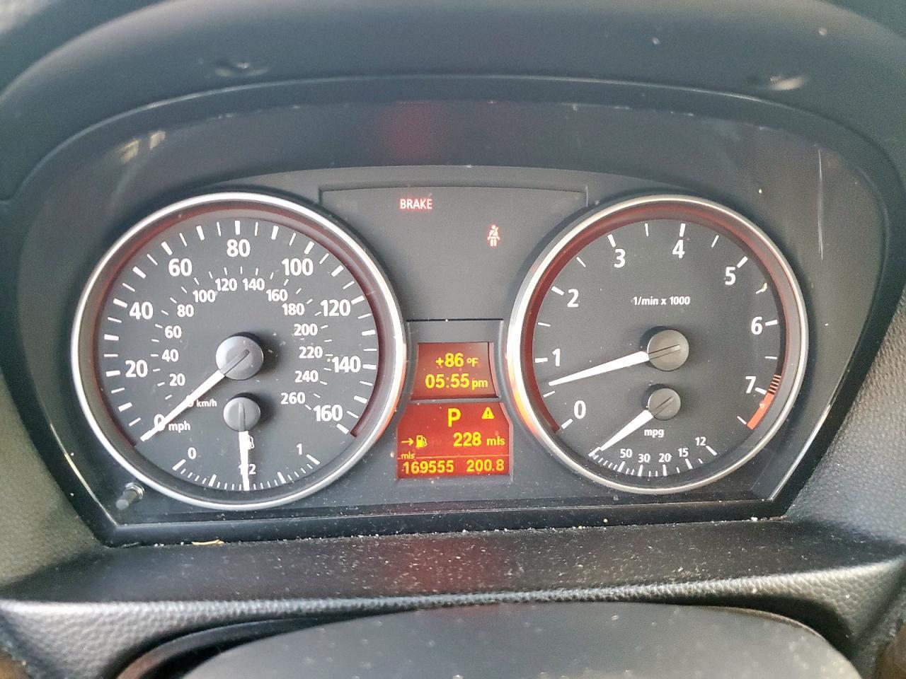 2006 BMW 325 i Automatic