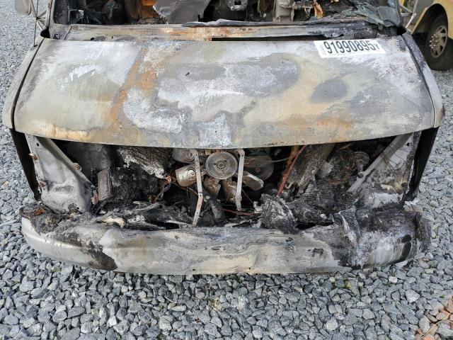 2002 Chevrolet Express BOX Truck