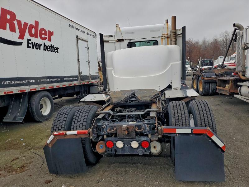 2013 Kenworth T600 Semi Truck