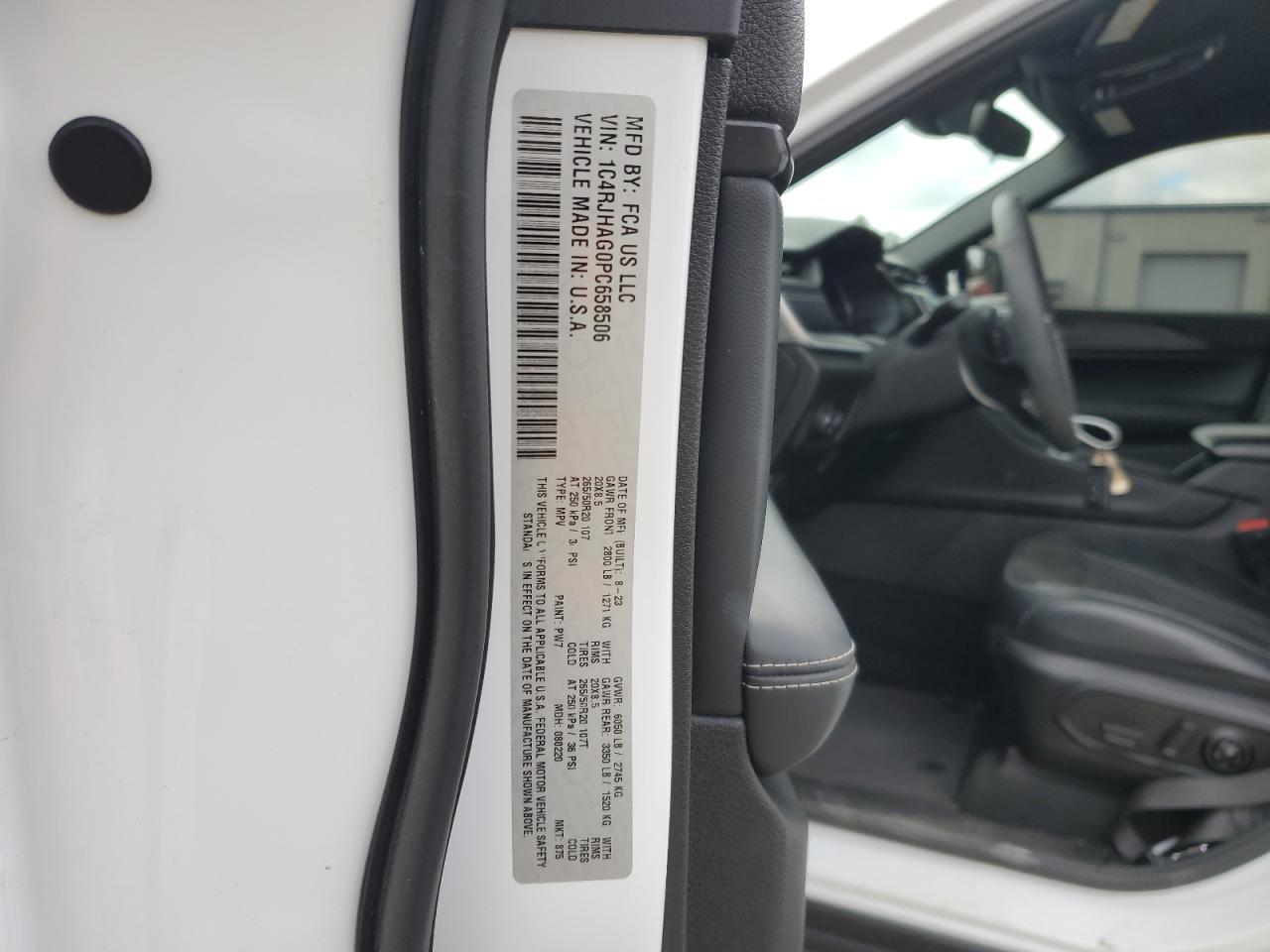 2023 Jeep Grand Cherokee Laredo