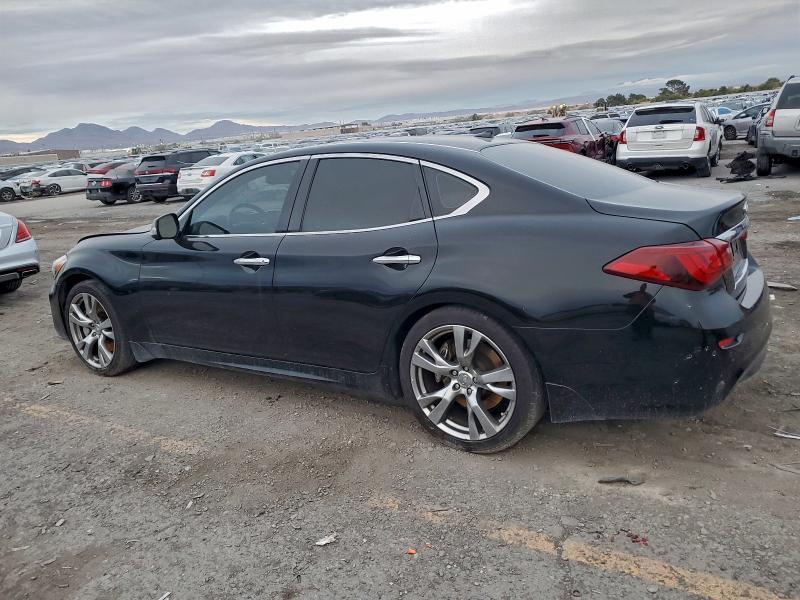 2017 Infiniti Q70 3.7