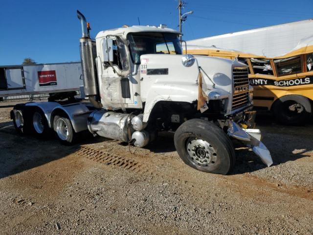 2004 Mack Ch613 Semi Truck