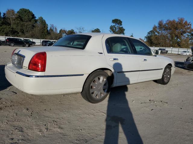 2005 Lincoln Town car Signature Limited