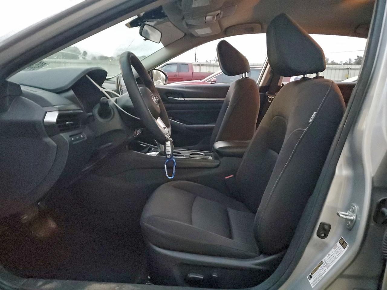 2023 Nissan Altima sv
