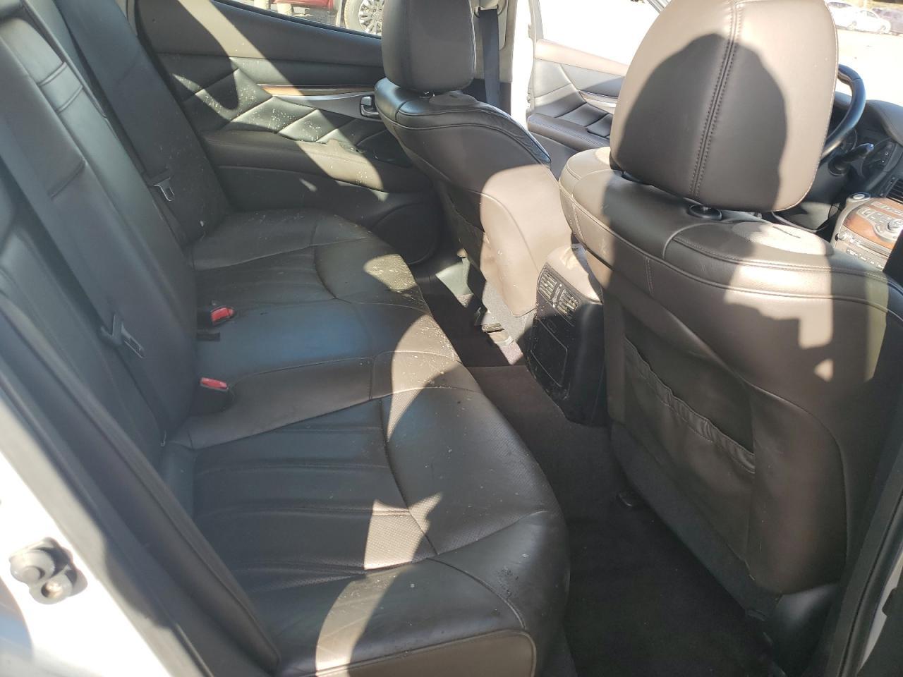 2011 Infiniti M37 x