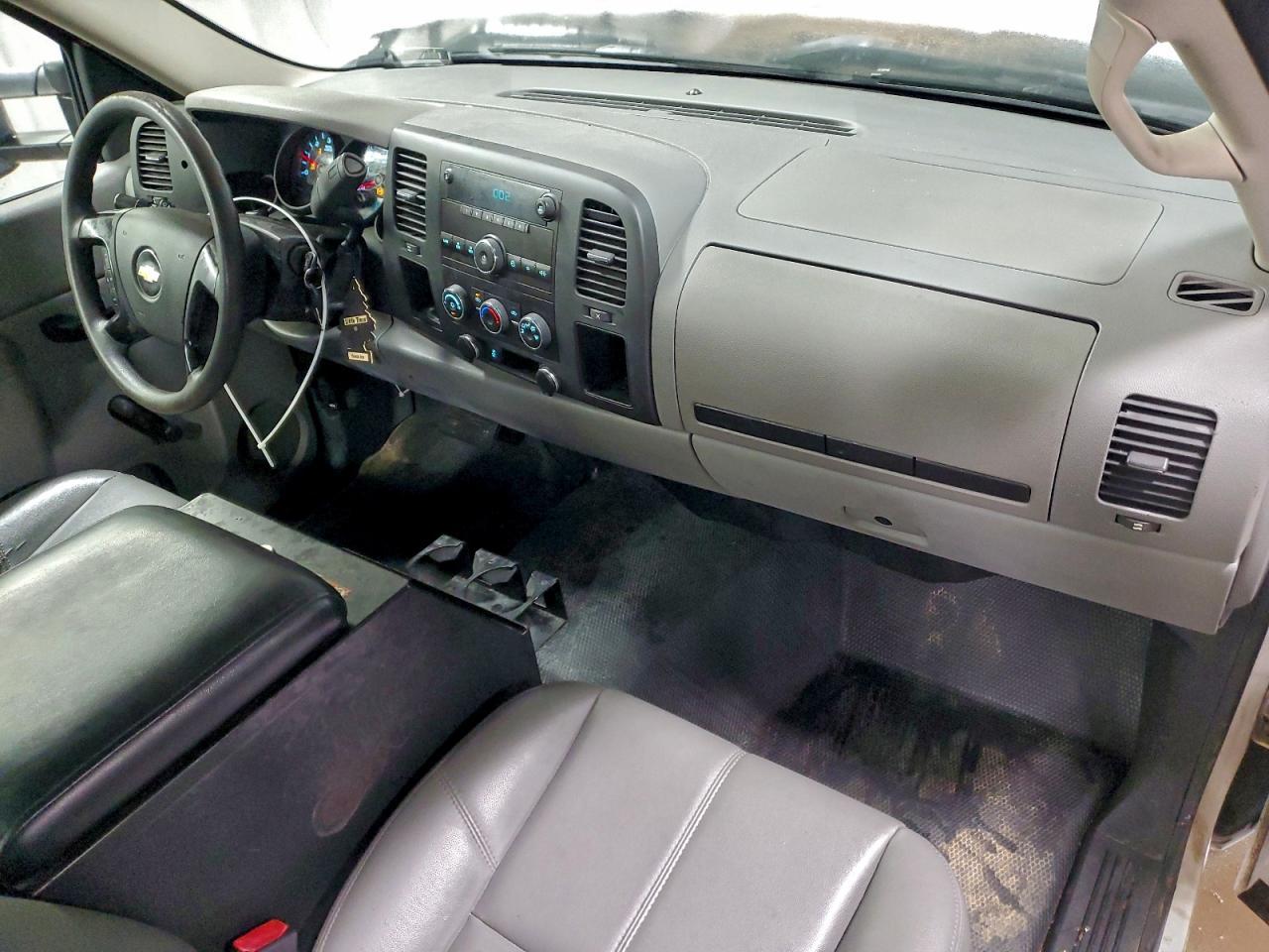 2013 Chev 1500 4X2 / Pickup