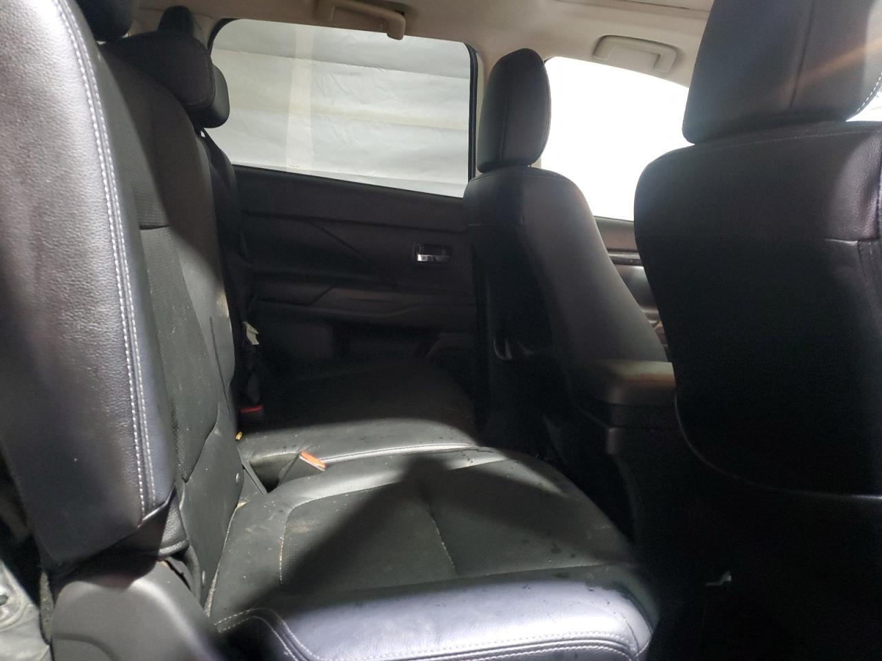 2016 Mitsubishi Outlander se