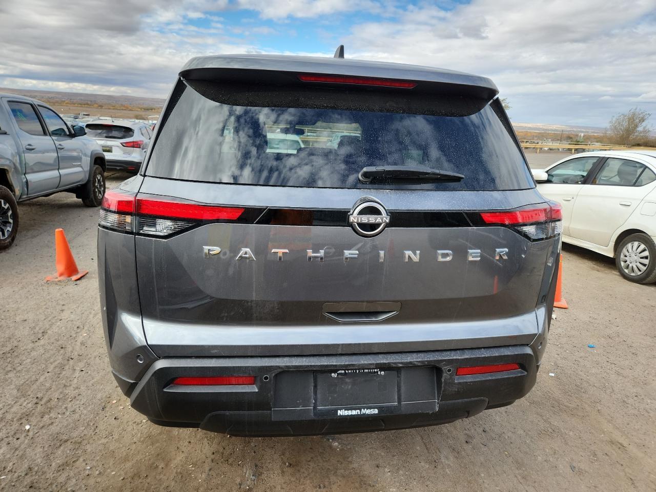 2023 Nissan Pathfinder s