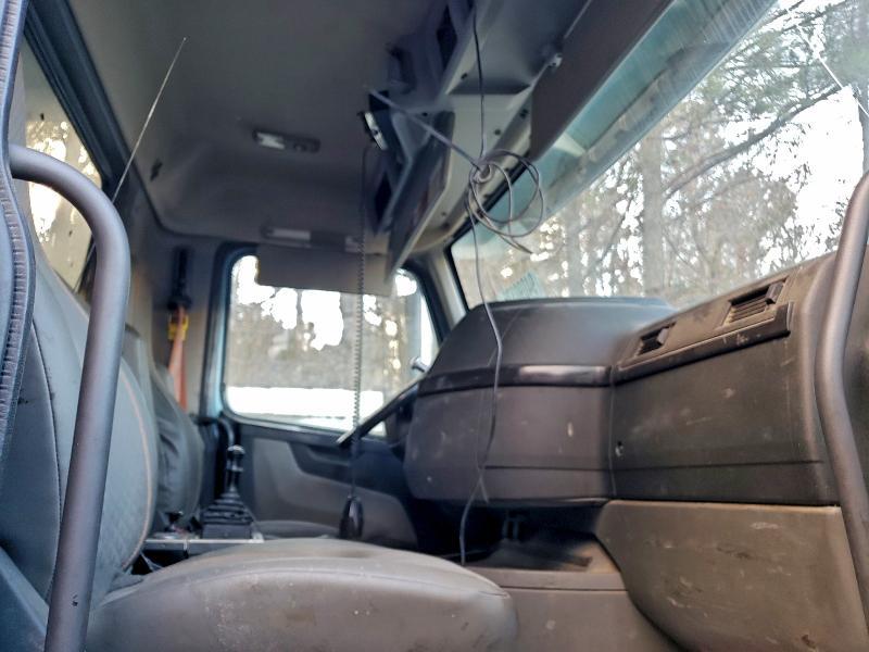 2020 Volvo VHD Dump Truck