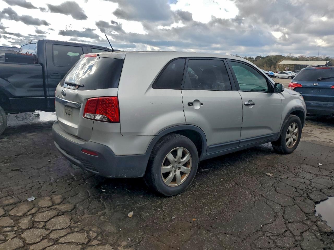 2013 KIA Sorento lx