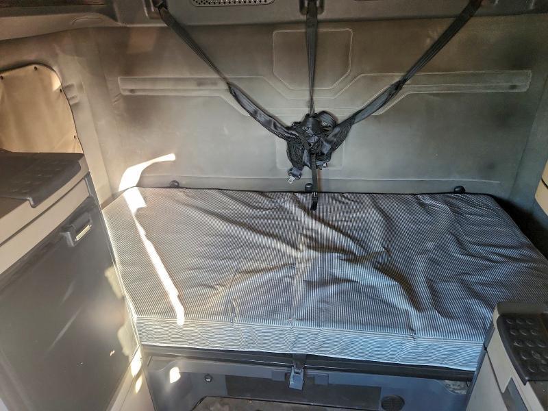 2016 Freigliner 2016 Freightliner Cascadia 125 Semi Truck