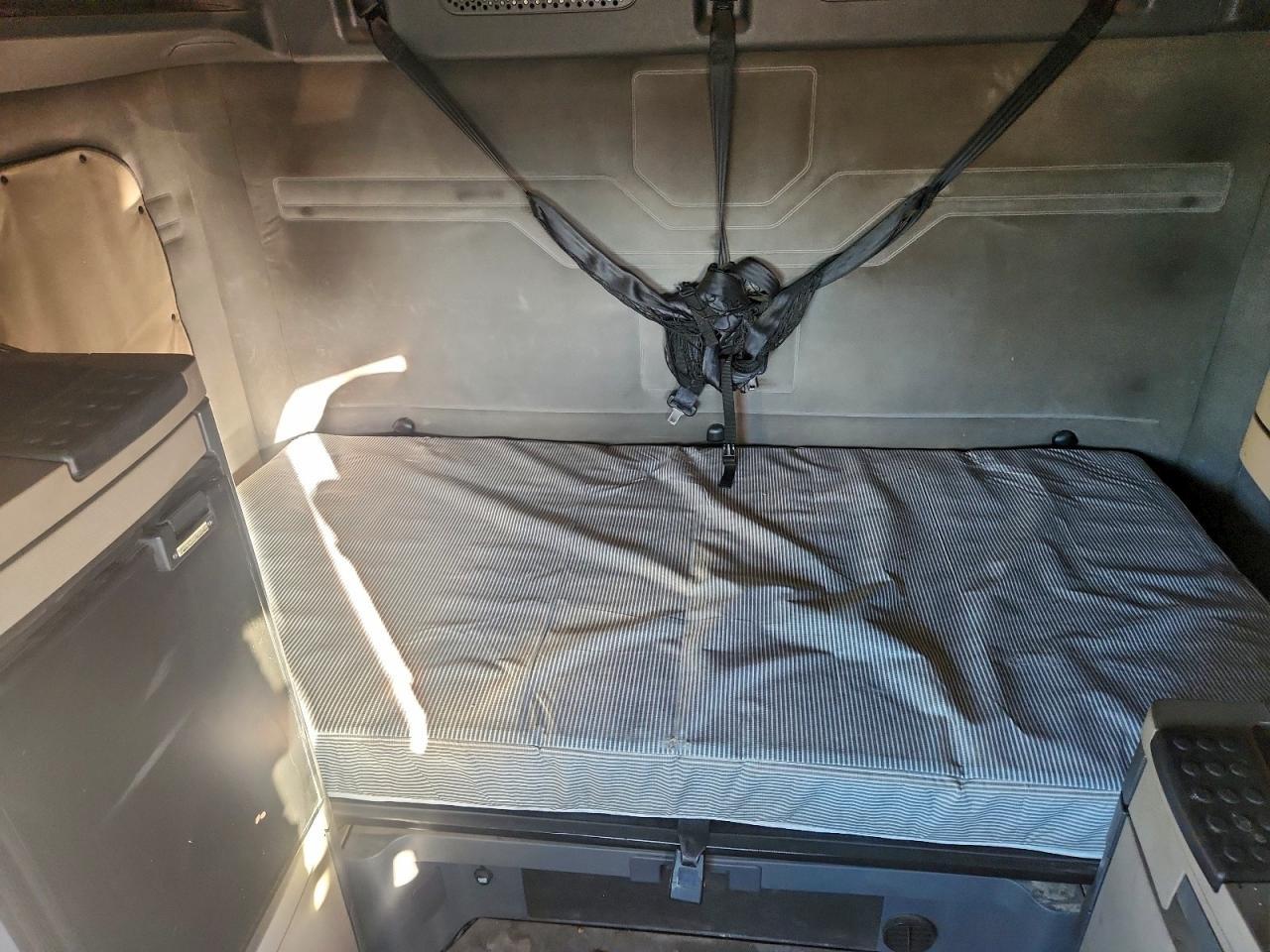 2016 Freigliner 2016 Freightliner Cascadia 125 Semi Truck