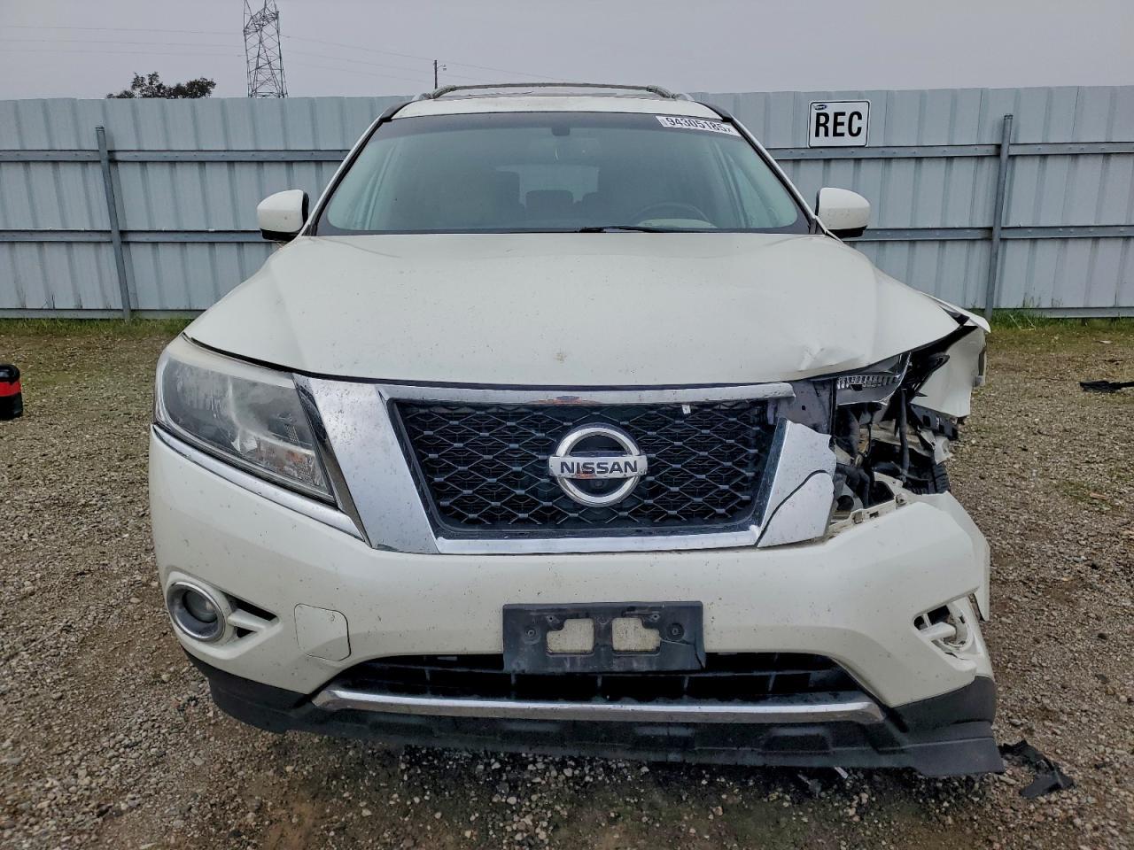 2016 Nissan Pathfinder s