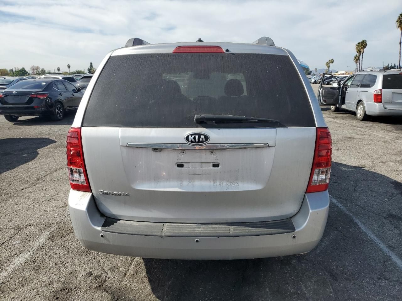 2012 KIA Sedona lx