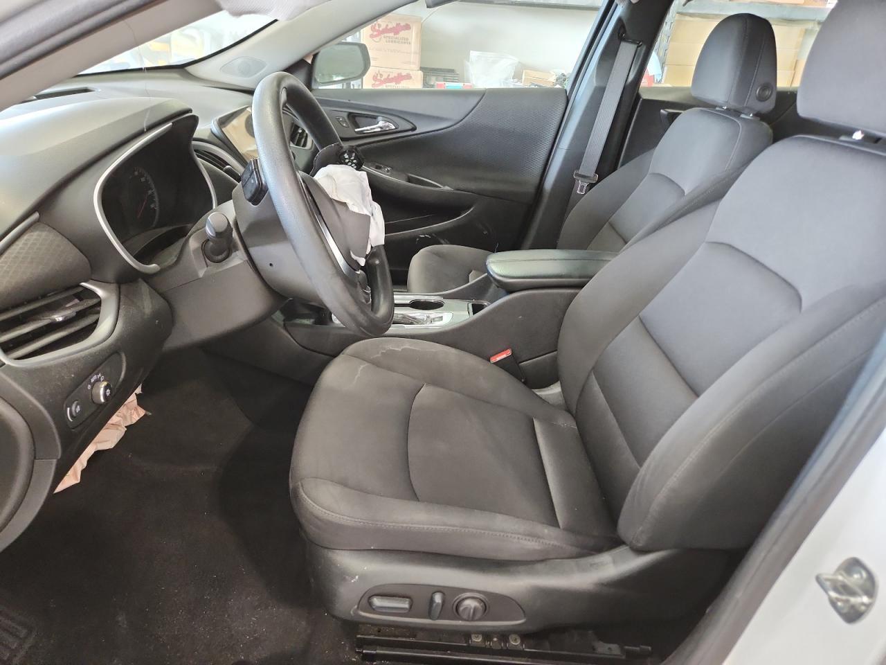 2023 Chev Malibu lt