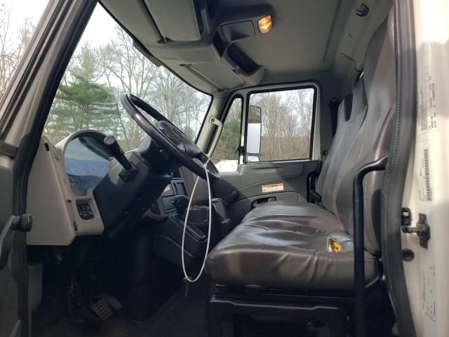 2015 International 4300 box Truck