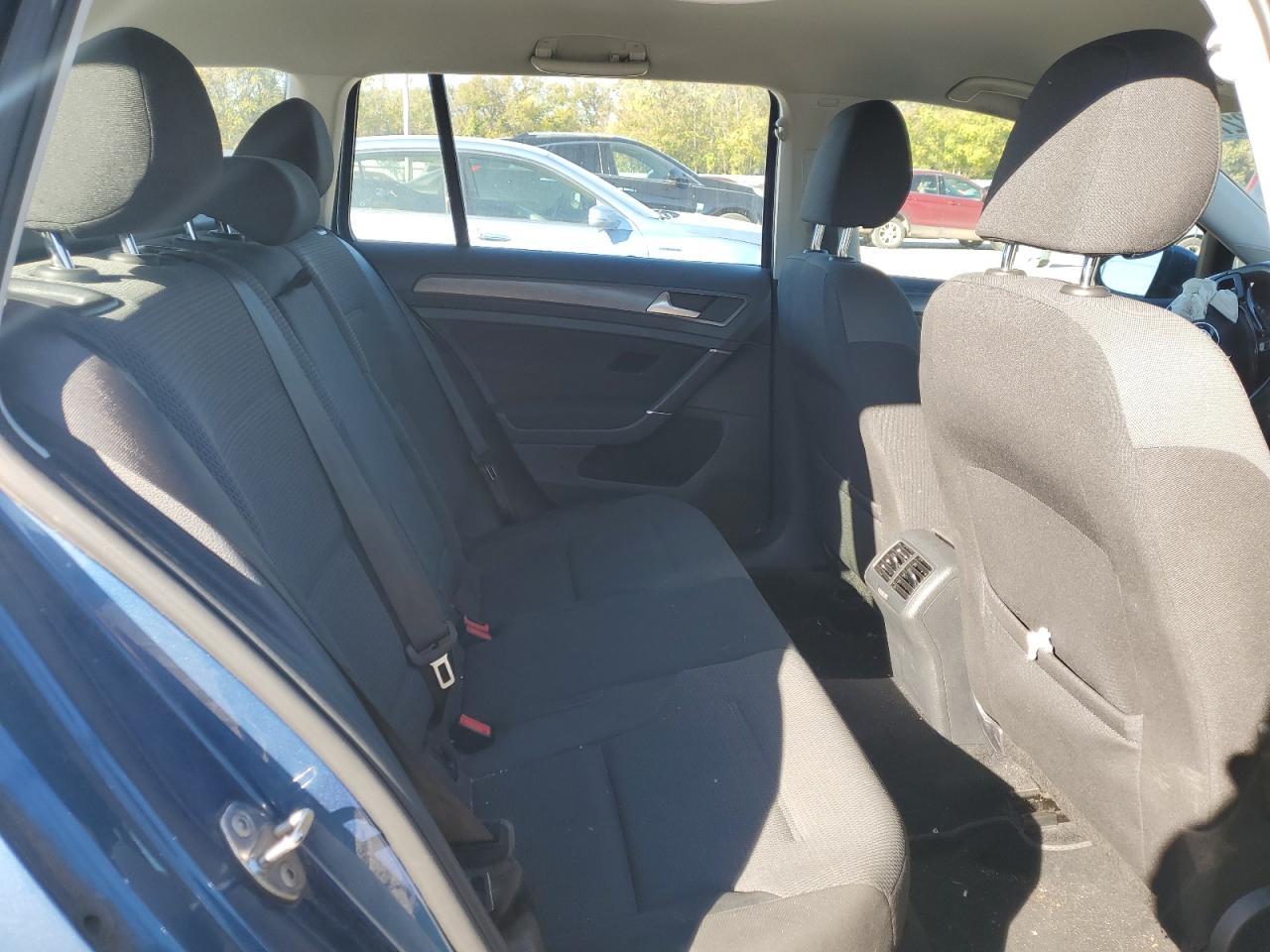 2019 Volkswagen Golf Sportwagen s