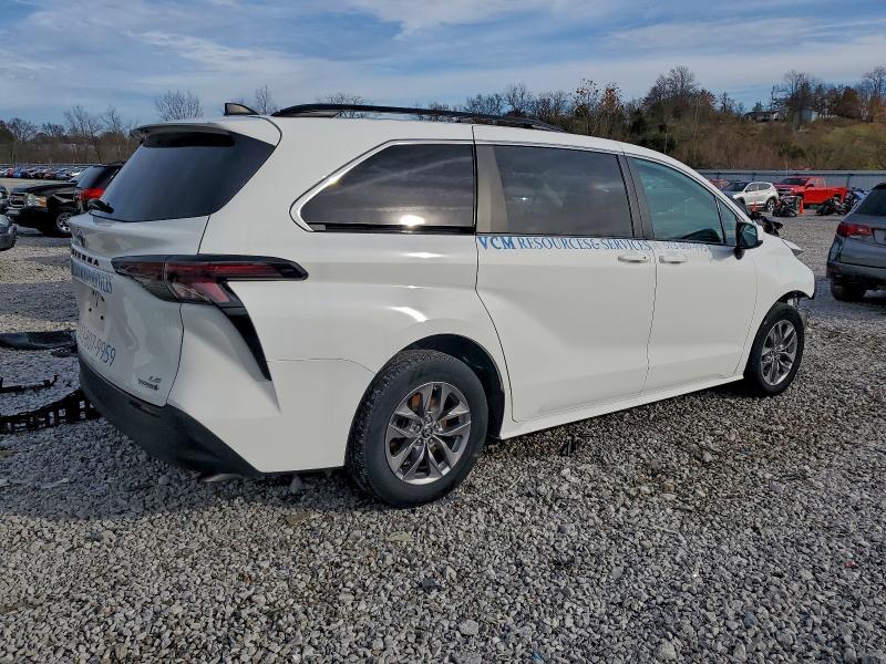2023 Toyota Sienna le
