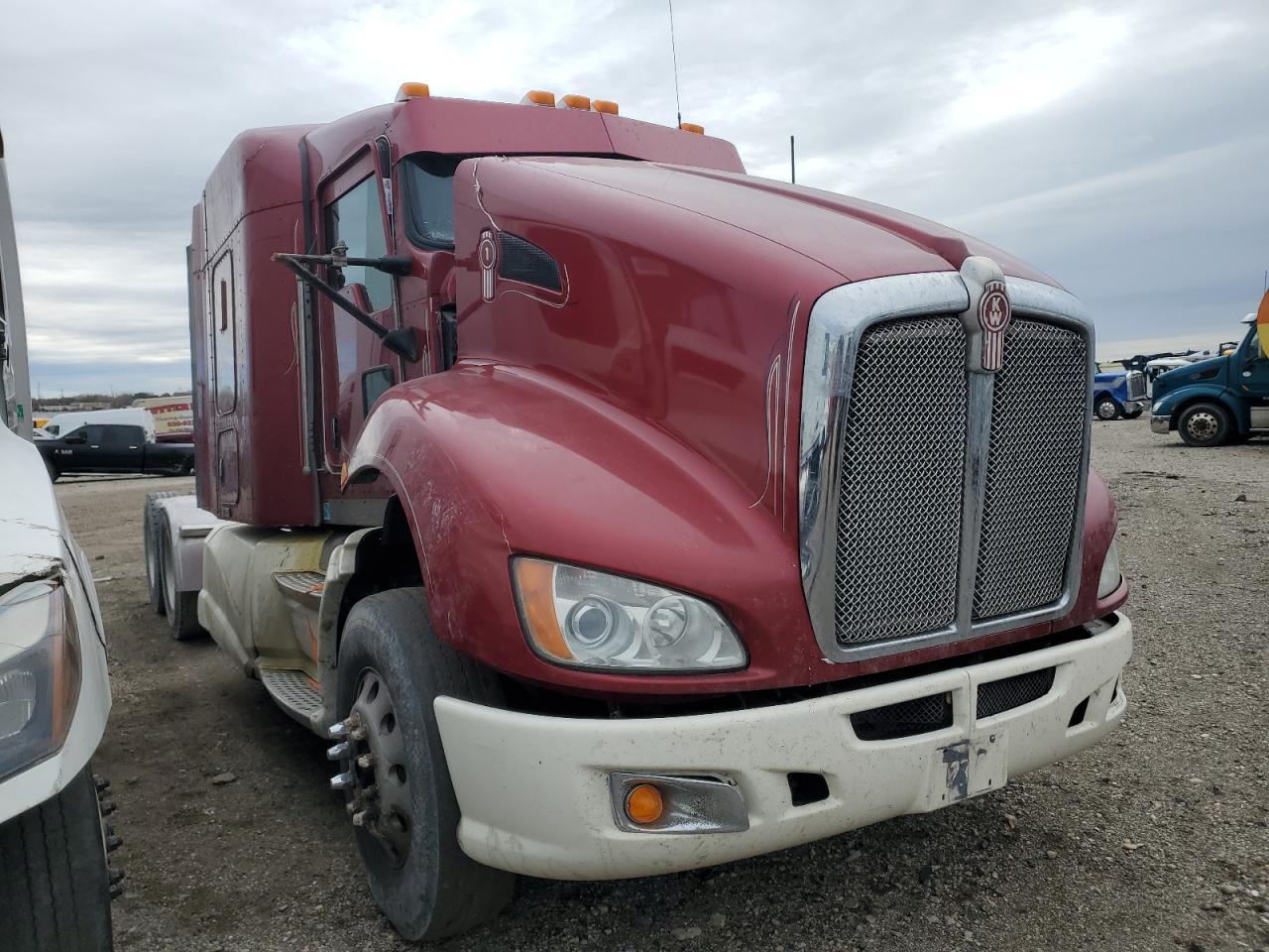 2013 Kenworth T660 Semi Truck