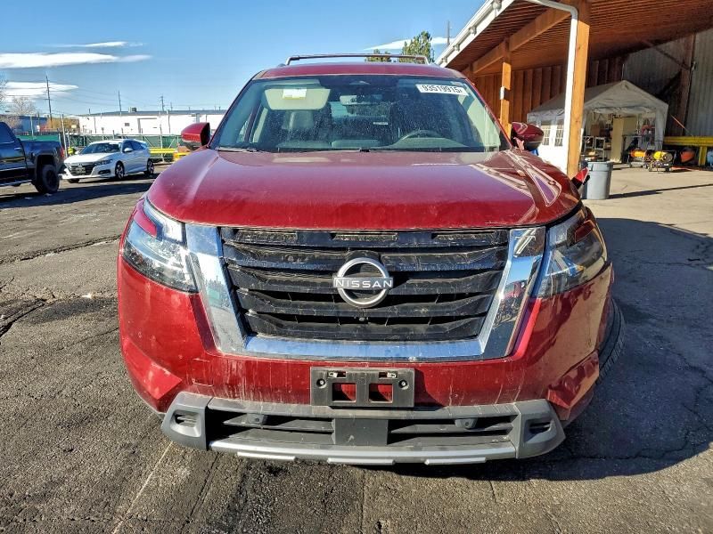 2023 Nissan Pathfinder sl