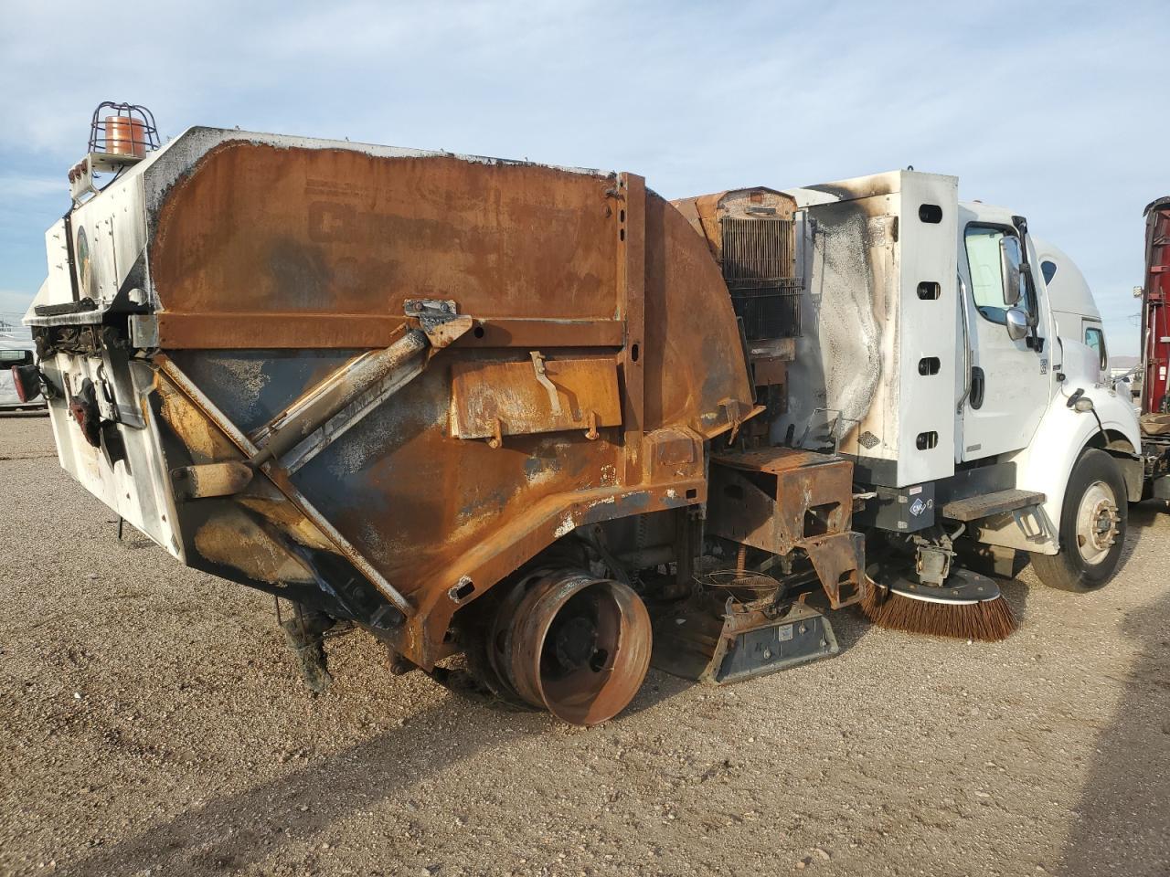 2018 Freigliner 2018 Freightliner Business Class M2 Street Sweeper