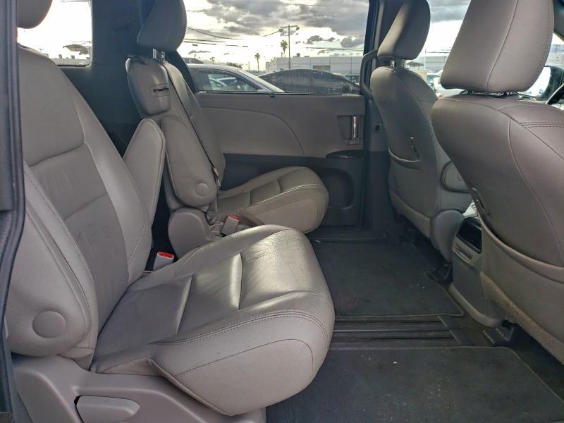2016 Toyota Sienna xle