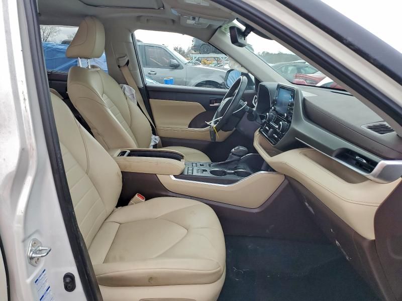 2021 Toyota Highlander xle