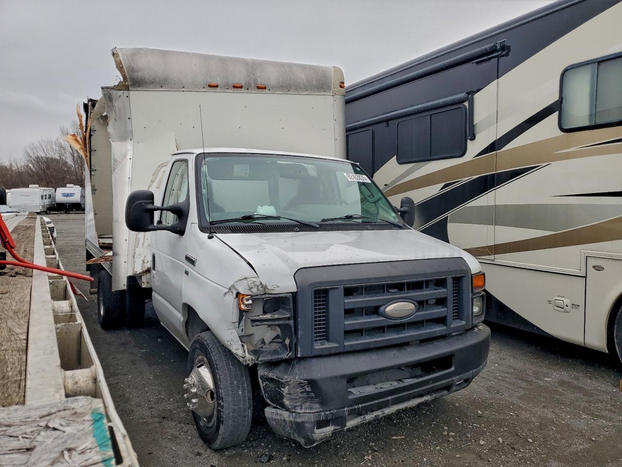 2014 Ford E350 BOX Truck