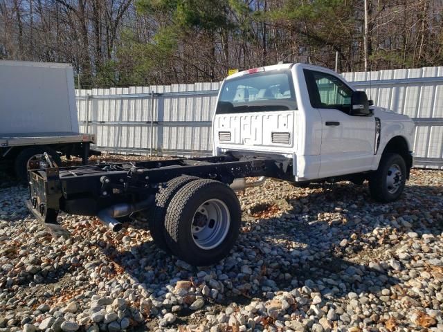 2023 Ford F350 Super Duty Truck cab and Chassis