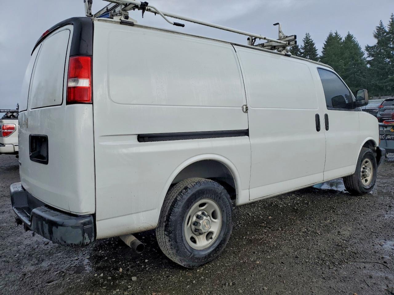 2017 Chevrolet Express Delivery van