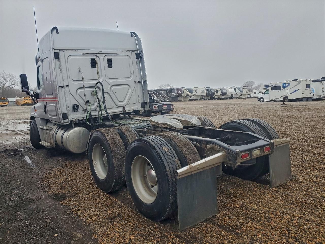 2013 Freightliner Cascadia BOX Truck