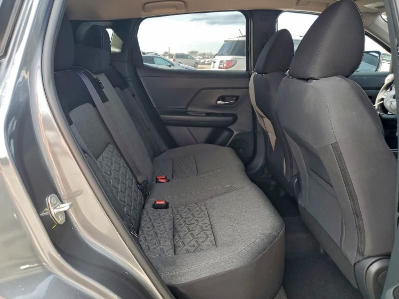 2025 Nissan Kicks sv