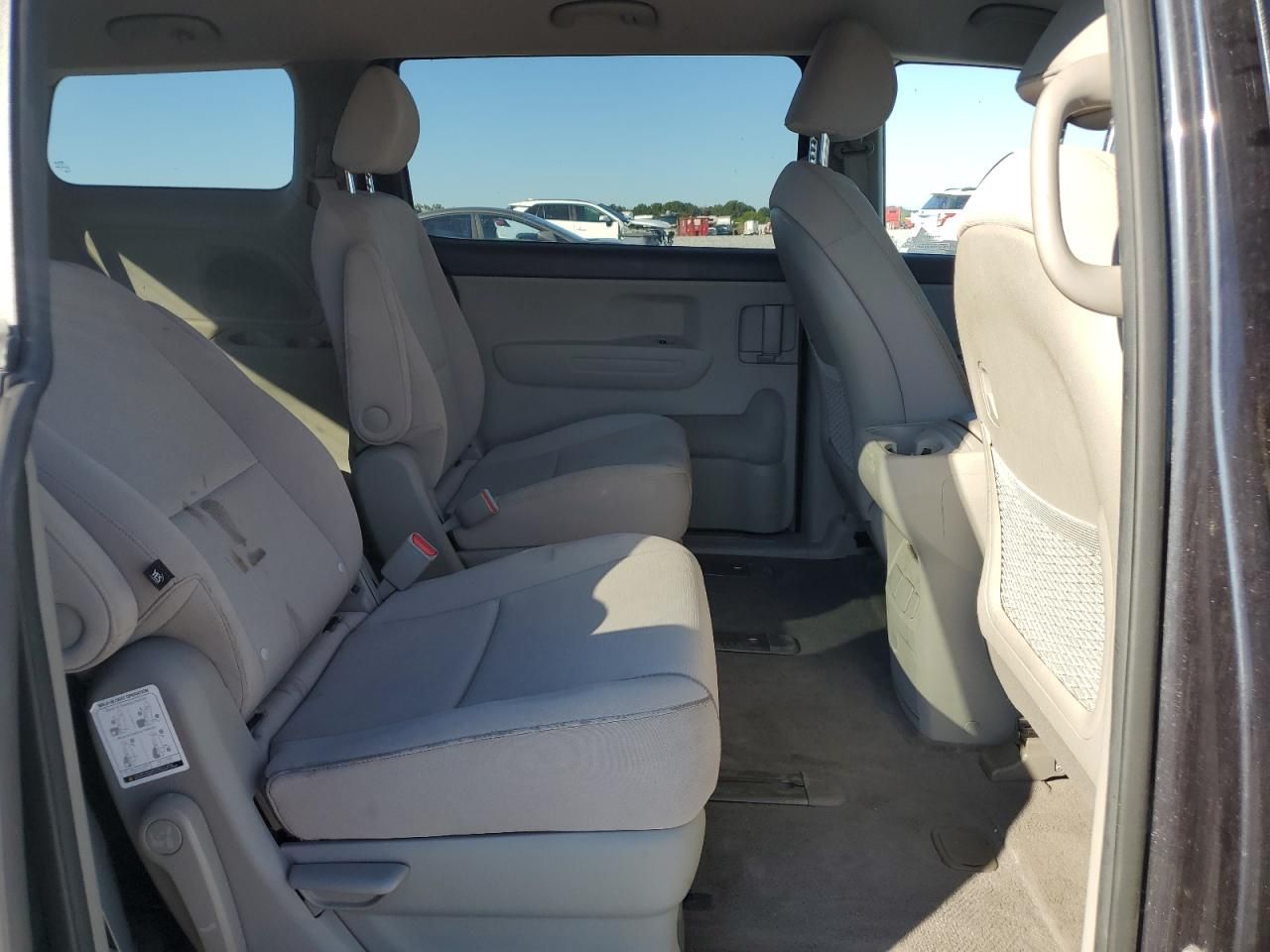 2015 KIA Sedona lx
